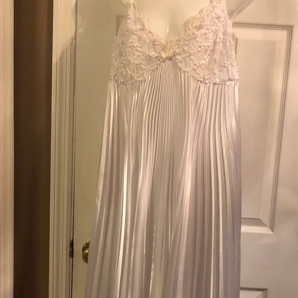Paulette’s Rousseau nightgown medium